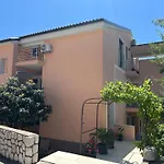 Ruza Apartament Novi Vinodolski